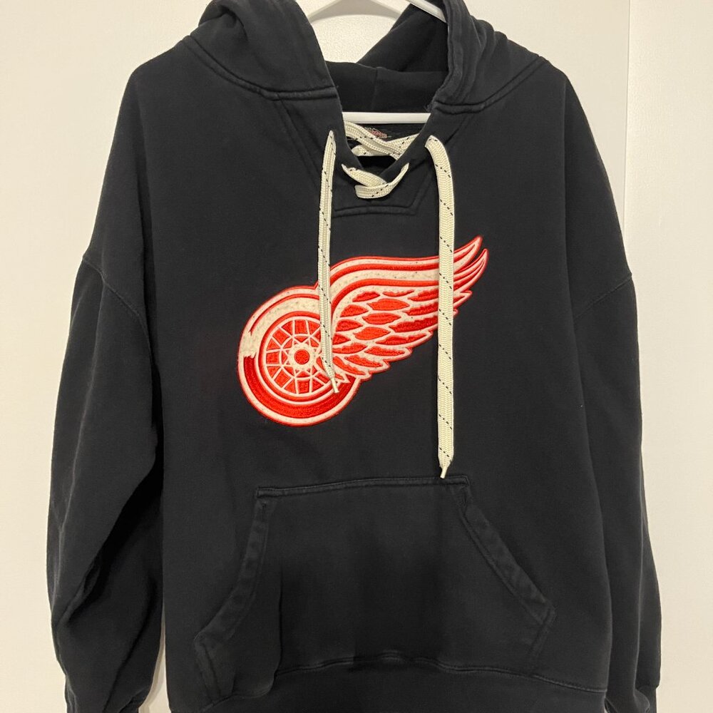Old Time Hockey Lidstrom Sweatshirt with Hockey Laces Black XL